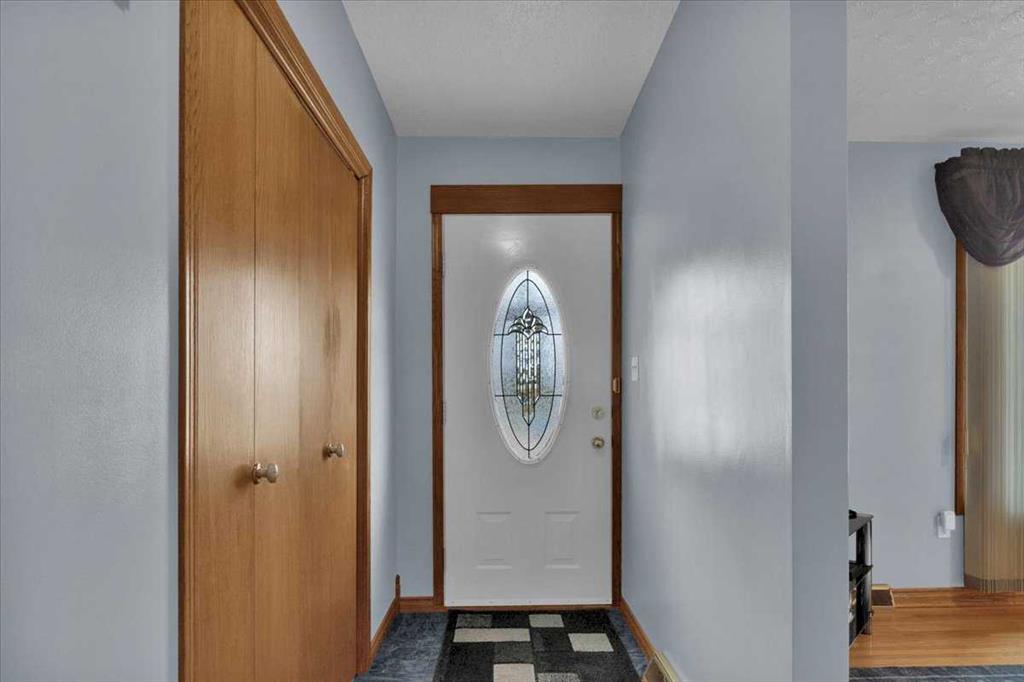 Picture for 415 12 Street E