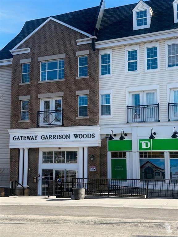 Picture for 318, 2233 34 Avenue SW