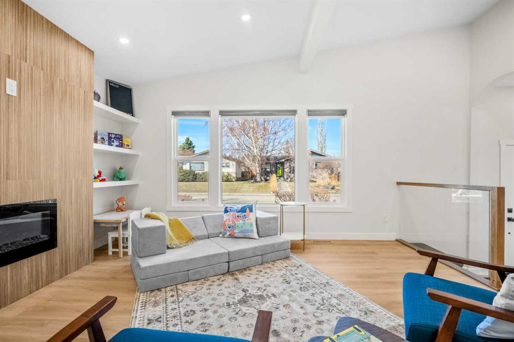 Picture for 10224 8 Street SW