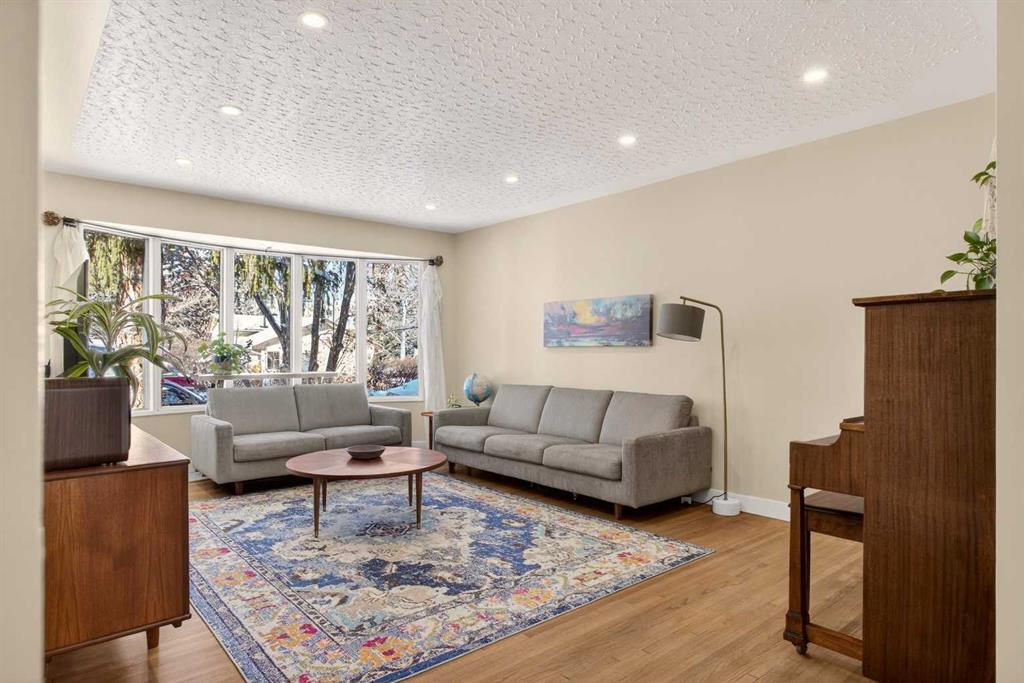 Picture for 2507 Chicoutimi Drive NW