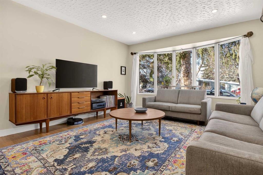 Picture for 2507 Chicoutimi Drive NW