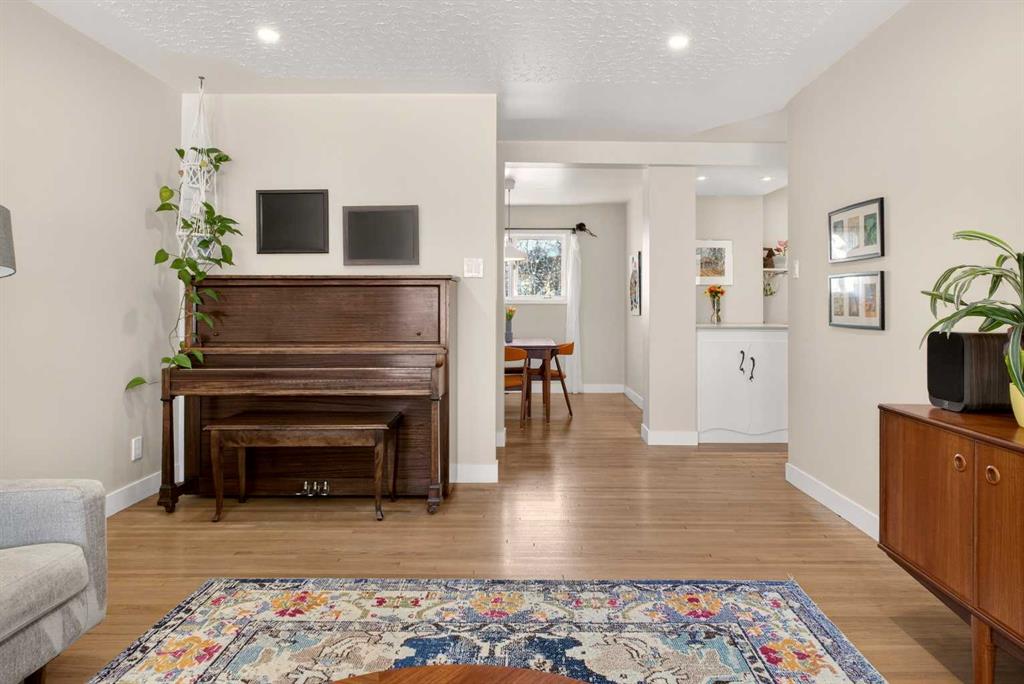 Picture for 2507 Chicoutimi Drive NW