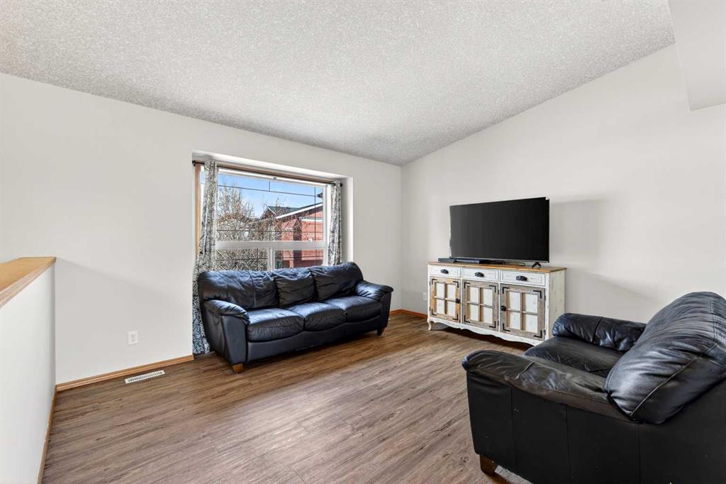 Picture for 42 Strathford Close 