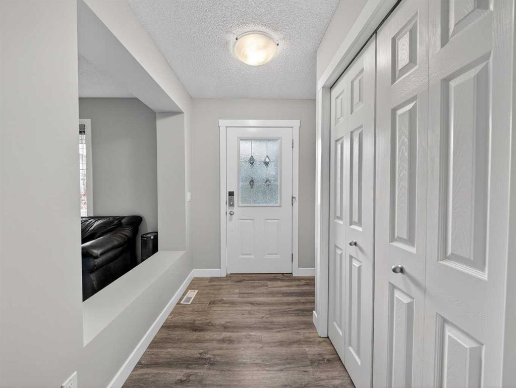 Picture for 70 Bridlecrest Manor SW