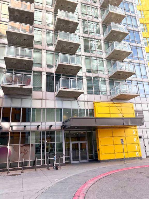 Picture for 208, 3820 Brentwood Road NW