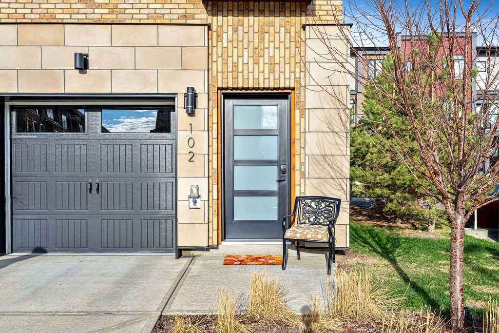 Picture for 102, 81 Greenbriar Place NW