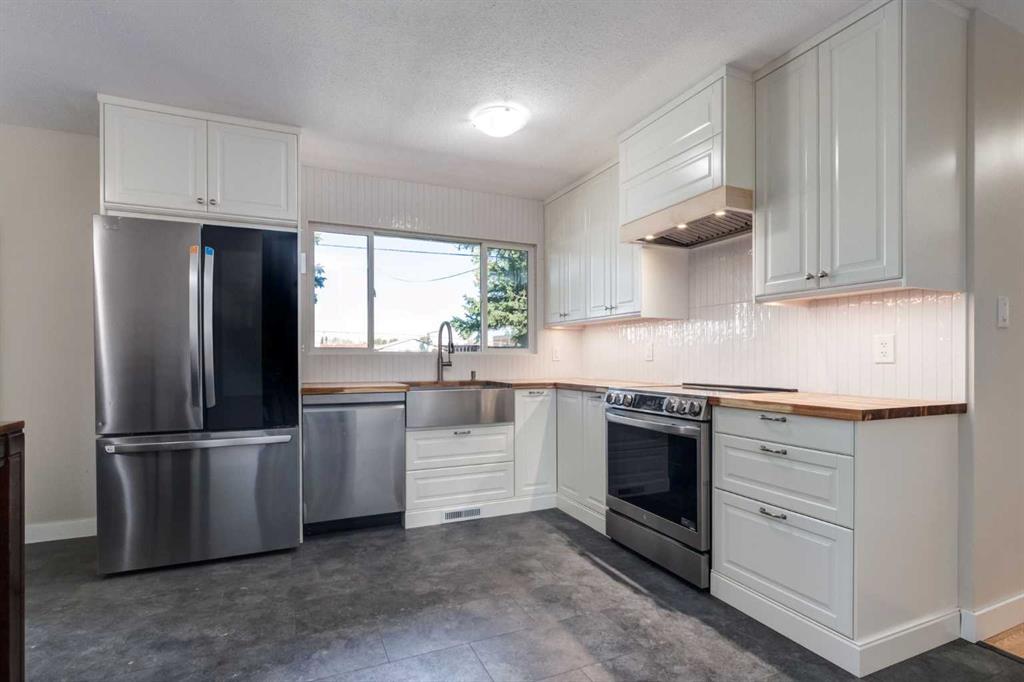 Picture for 840 Raynard Crescent SE