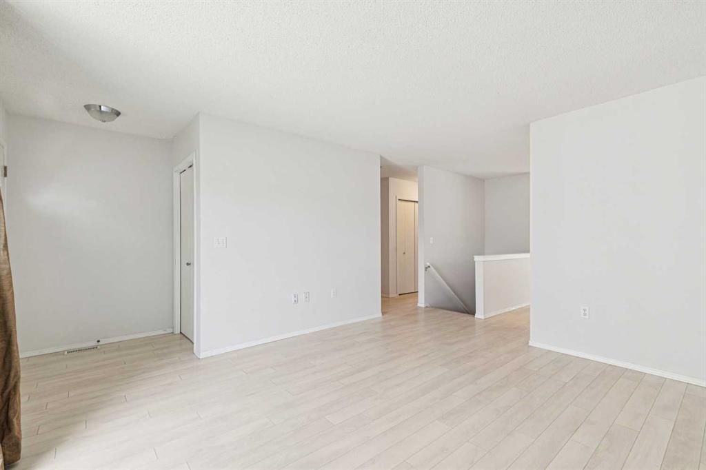 Picture for 34, 105 Elm Place 