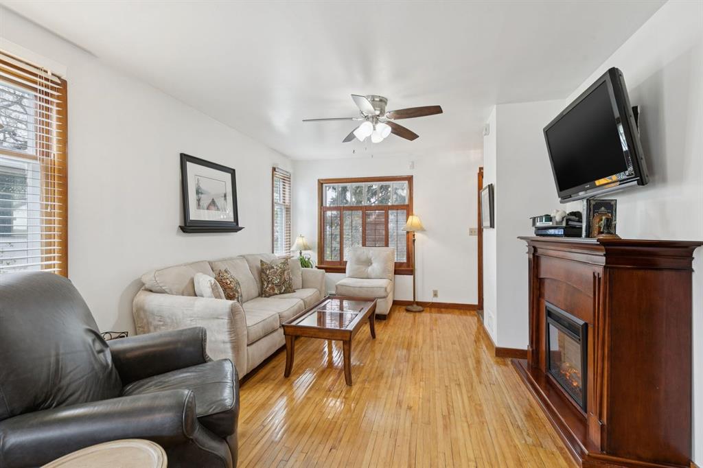 Picture for 2048 26 Street SE