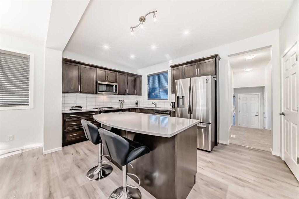 Picture for 412 Yorkville Avenue SW