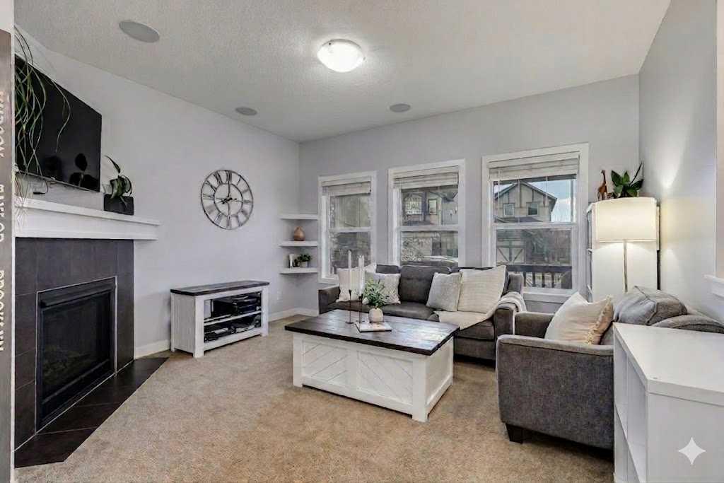 Picture for 1065 Kingston Crescent SE