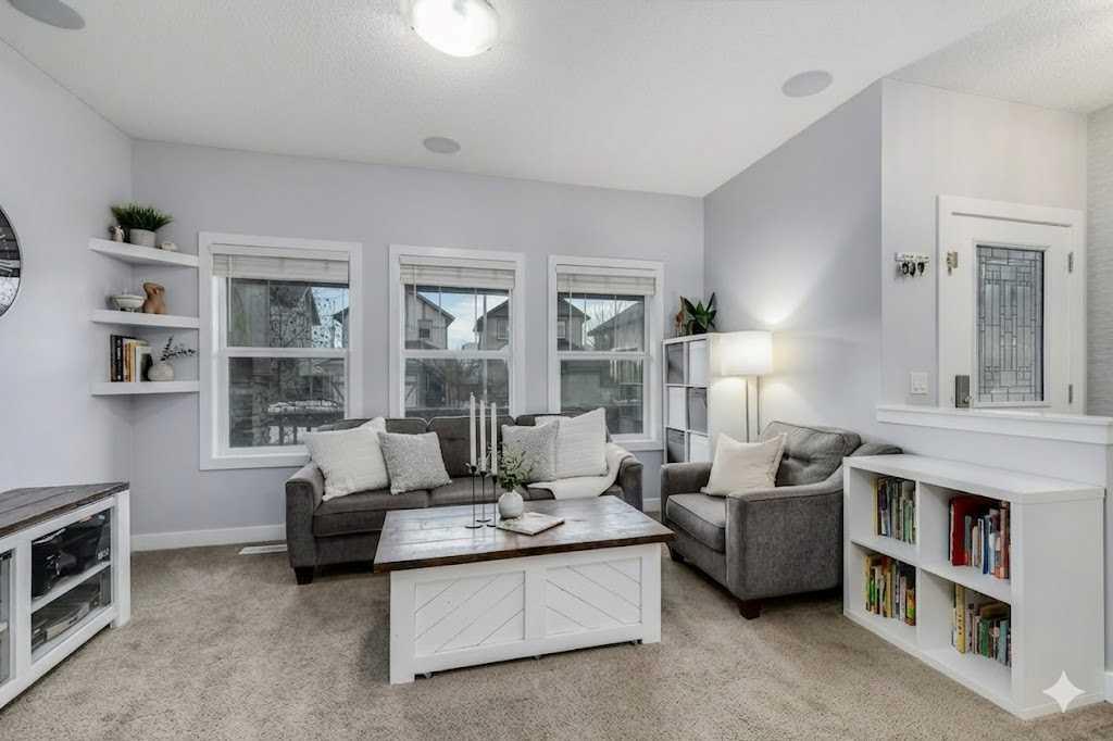 Picture for 1065 Kingston Crescent SE