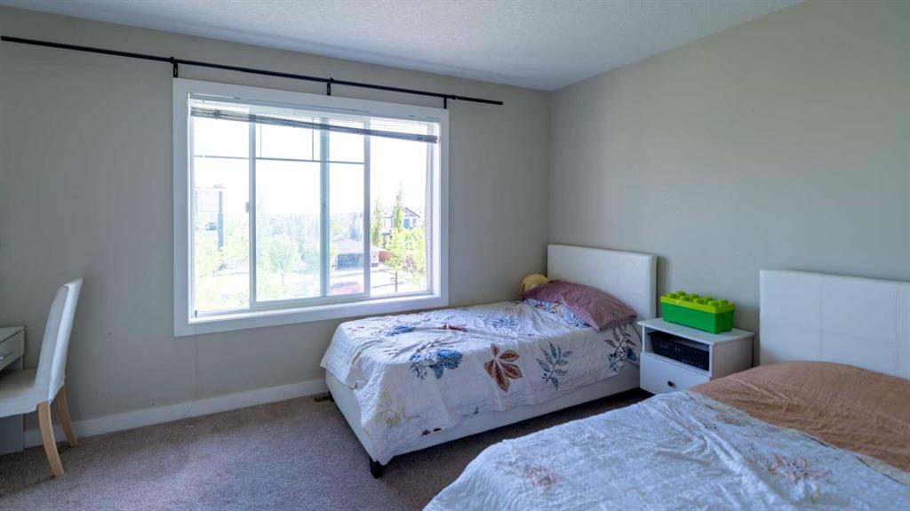 Picture for 347 Taralake Way NE
