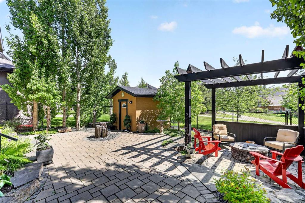 Picture for 652 Quarry Way SE