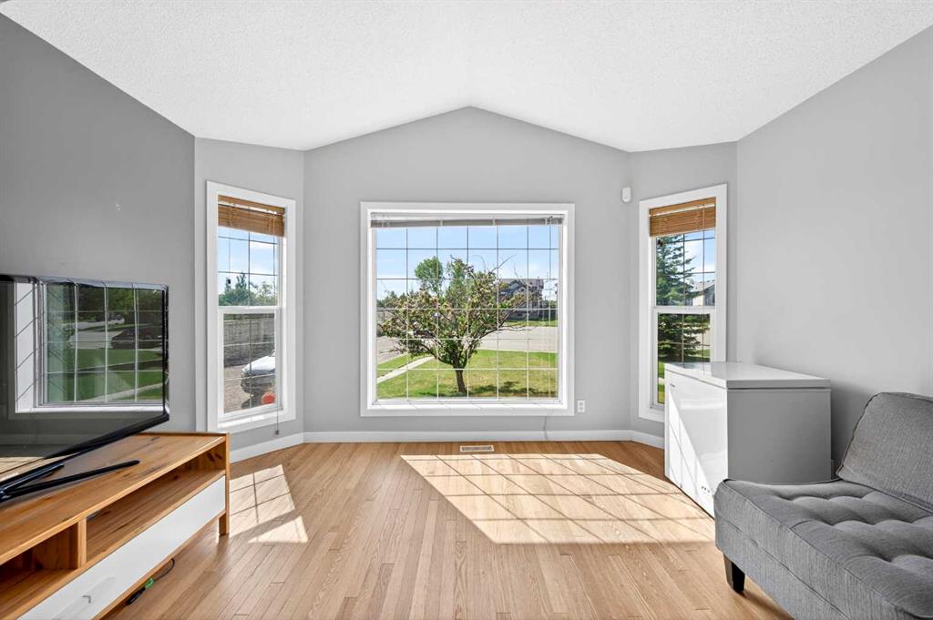 Picture for 391 Country Hills Place NW