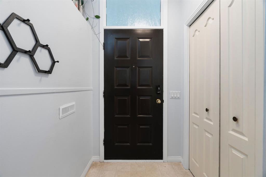 Picture for 11, 3302 50 Street NW