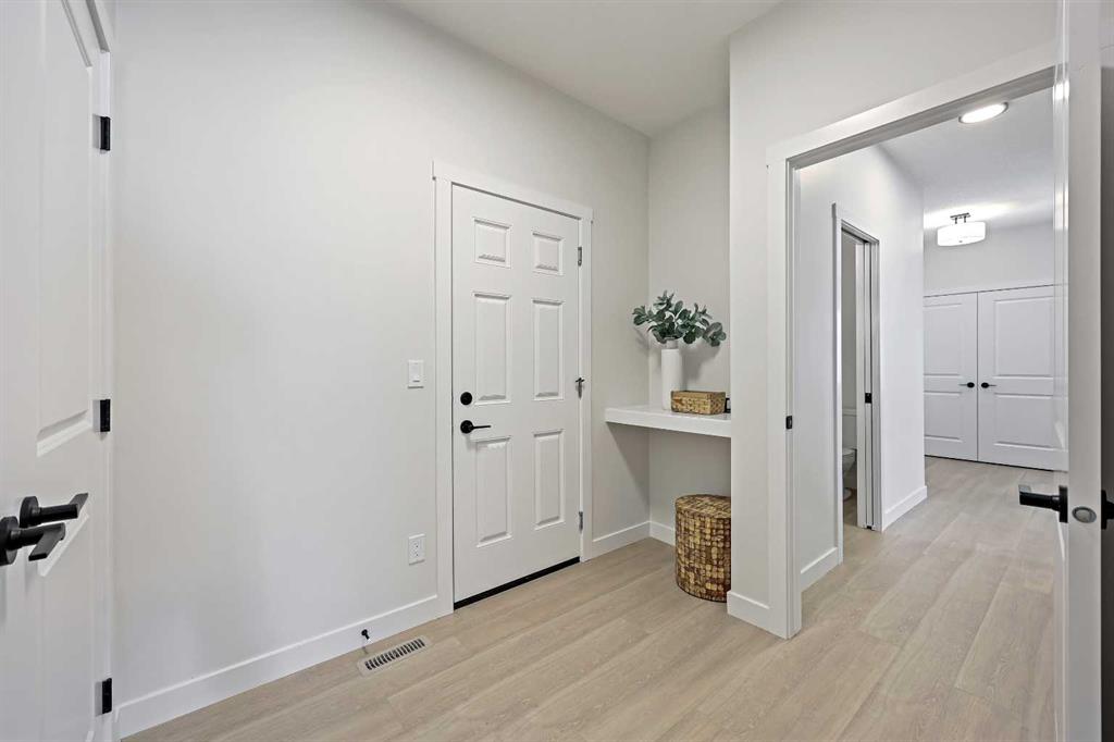 Picture for 634 Bayview Lane SW https://www.cirrealty.ca/reb/creb/83/A2266583_12.jpg