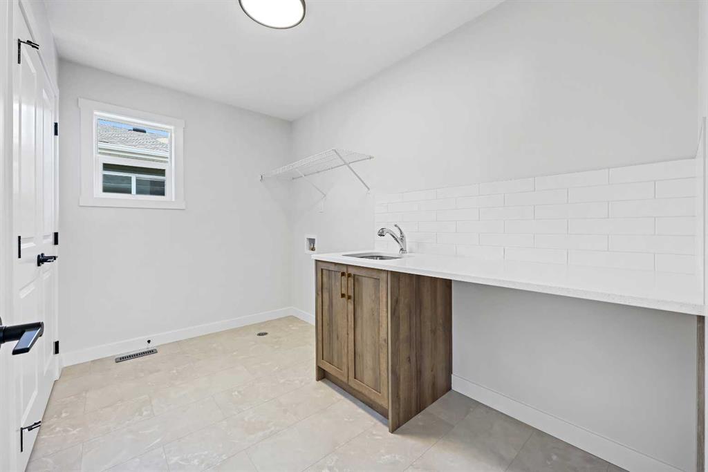 Picture for 634 Bayview Lane SW https://www.cirrealty.ca/reb/creb/83/A2266583_31.jpg