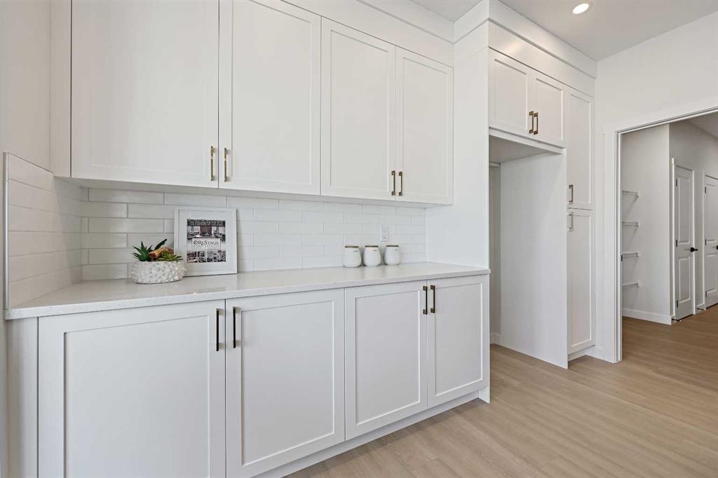 Picture for 634 Bayview Lane SW https://www.cirrealty.ca/reb/creb/83/A2266583_7.jpg