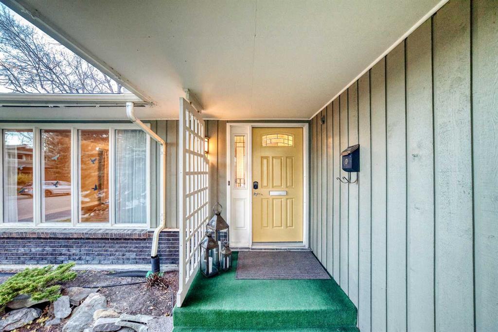 Picture for 255 Parkwood Close SE