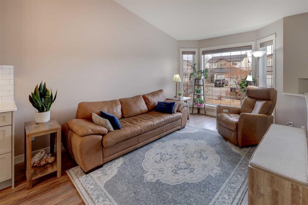 Picture for 33 Willow Brook Crescent NW