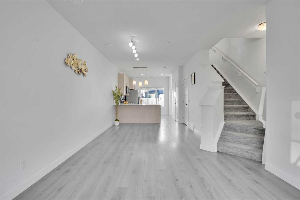 Picture for 131 LUCAS Boulevard 