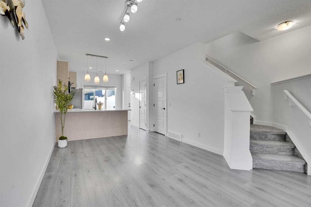 Picture for 131 LUCAS Boulevard 