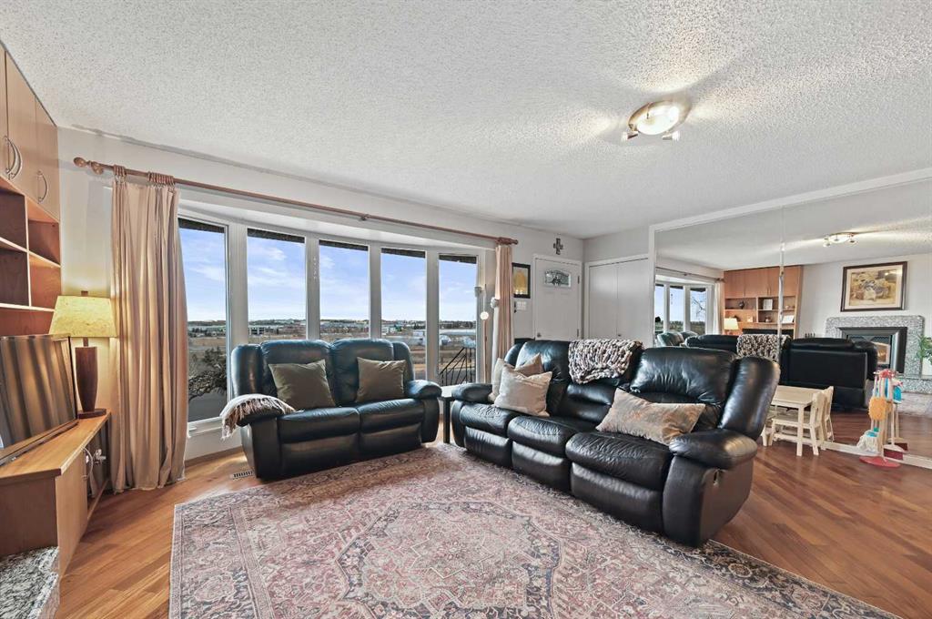 Picture for 719 Blackthorn Road NE