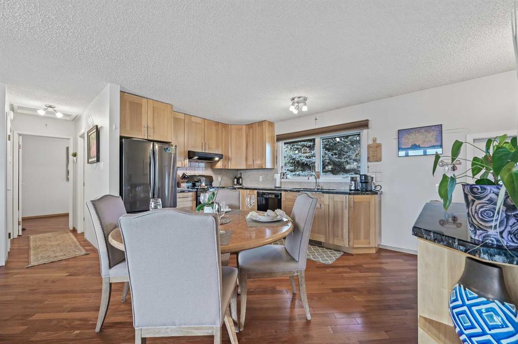 Picture for 719 Blackthorn Road NE