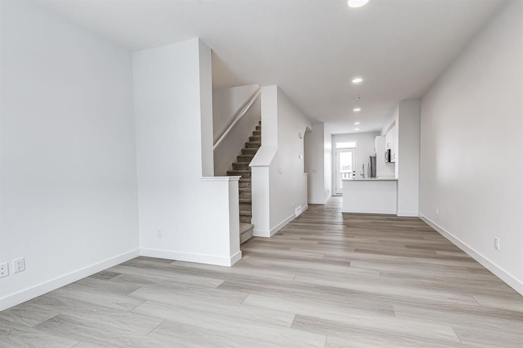 Picture for 202, 437 Alpine Avenue SW