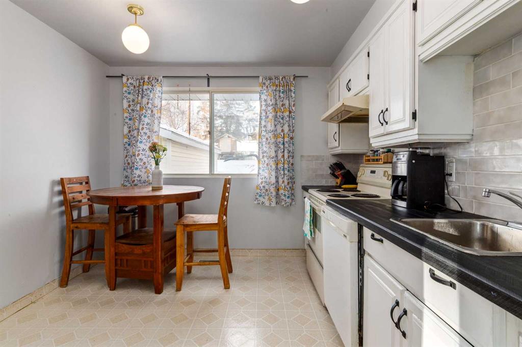 Picture for 744 Hunterston Crescent NW