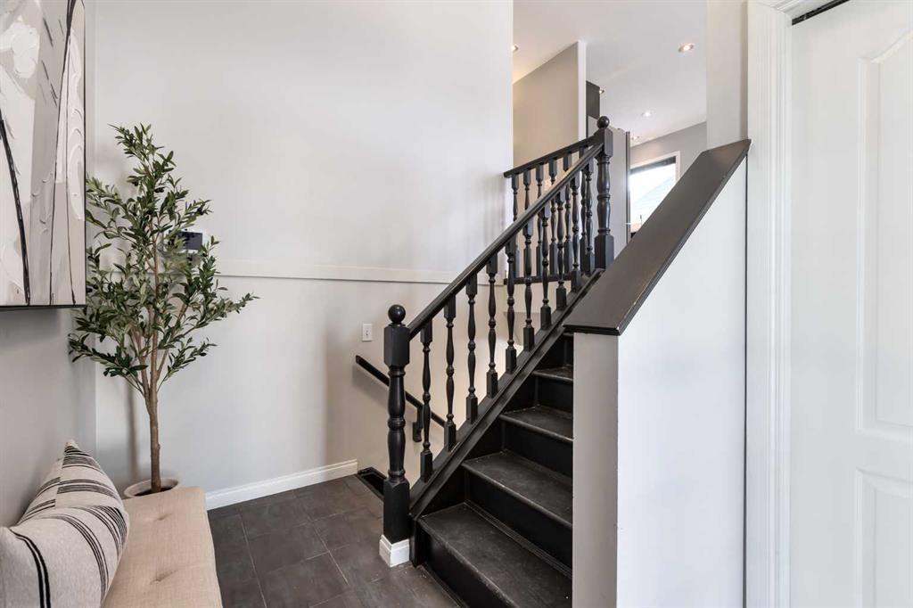 Picture for 90 Elizabeth Way SE