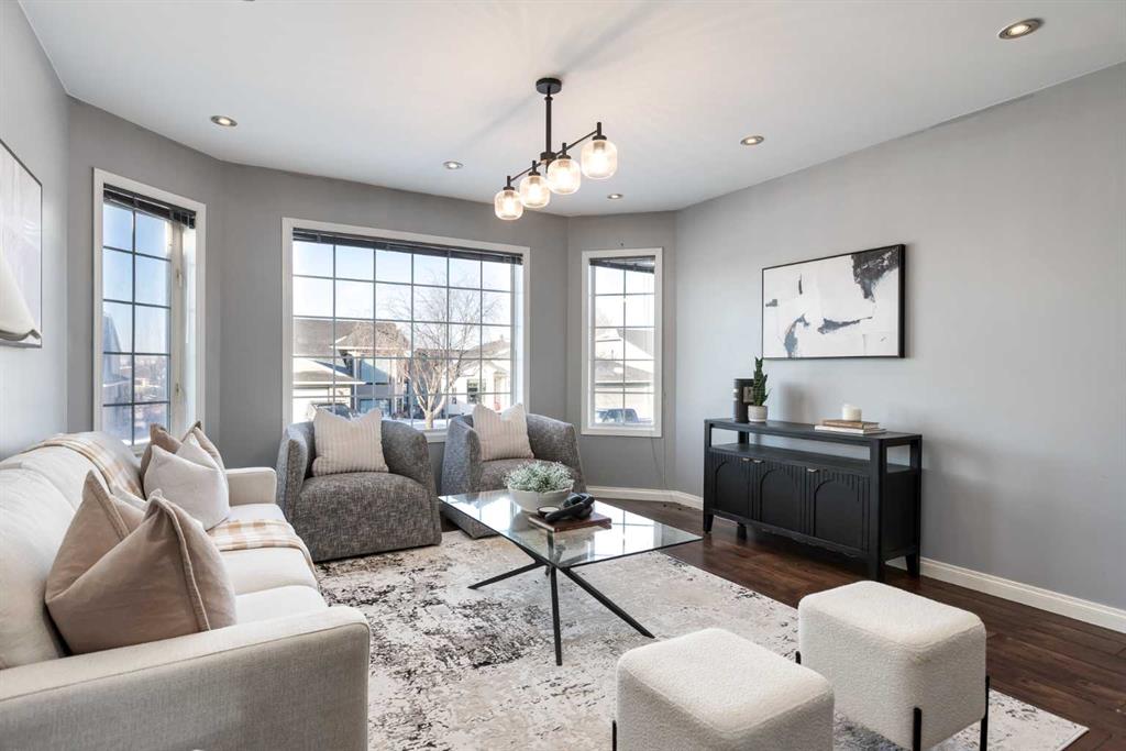 Picture for 90 Elizabeth Way SE