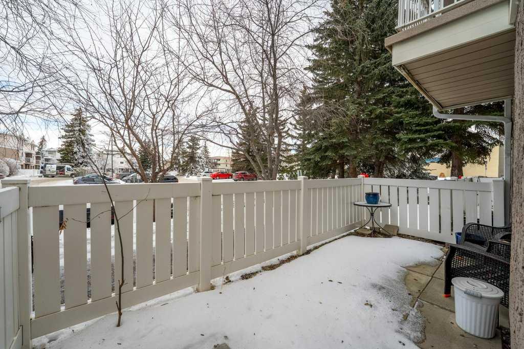 Picture for 7, 3015 51 Street SW