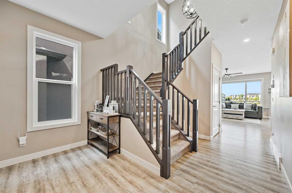 Picture for 13 Cranbrook Cove SE