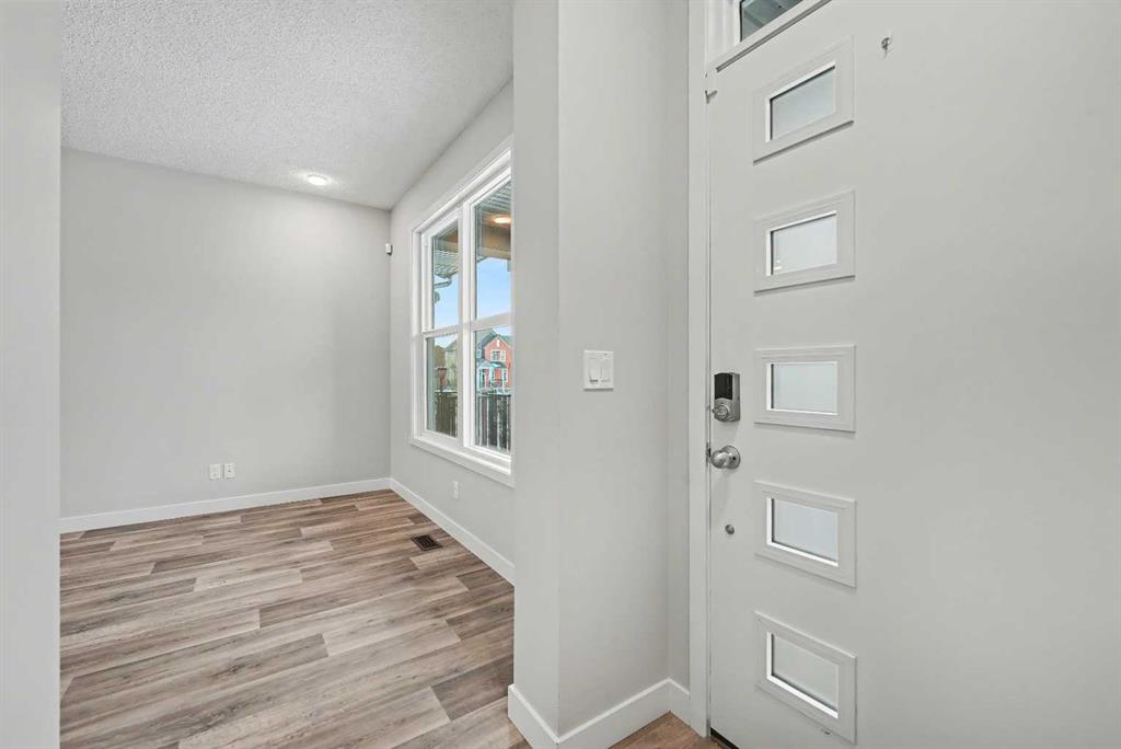 Picture for 120 Carringvue Way NW