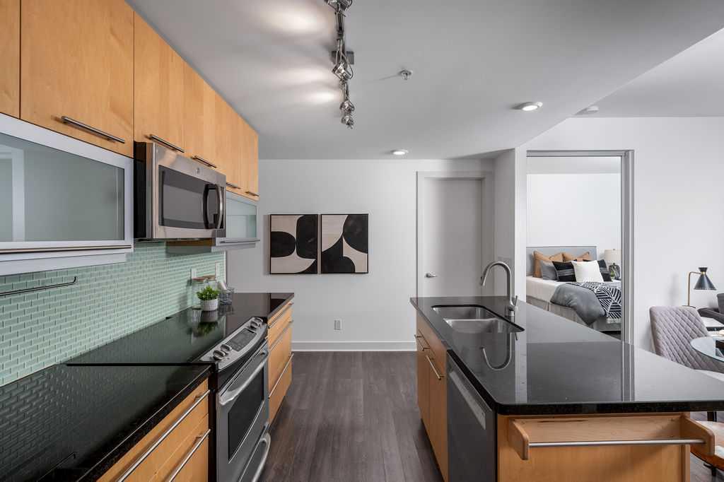 Picture for 1703, 215 13 Avenue SW