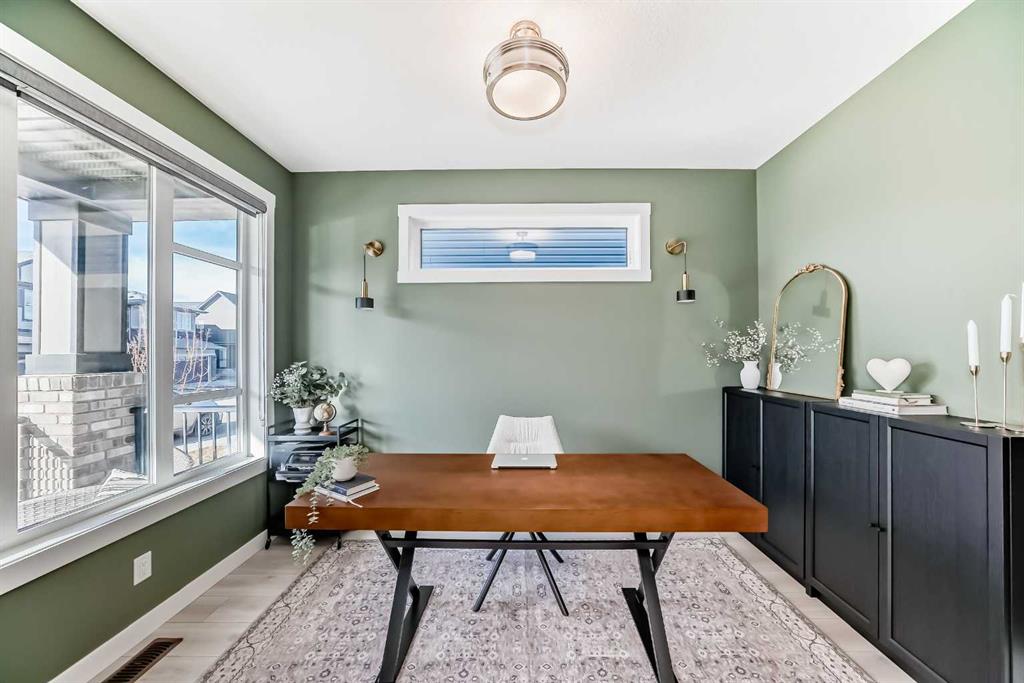 Picture for 513 Chinook Gate Square SW