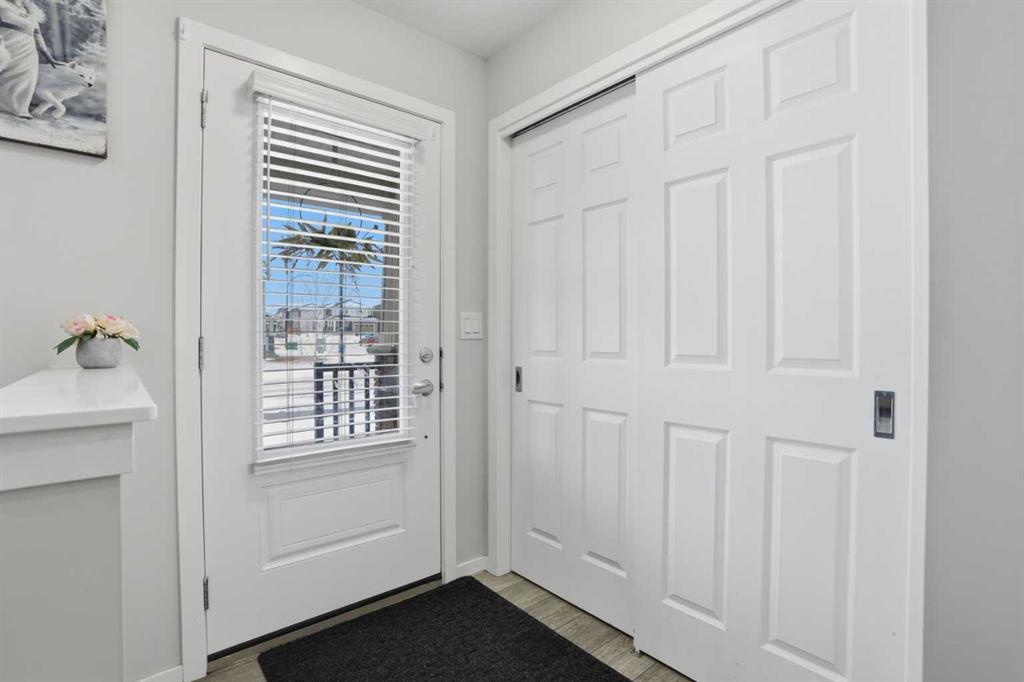 Picture for 340 Yorkville Avenue SW