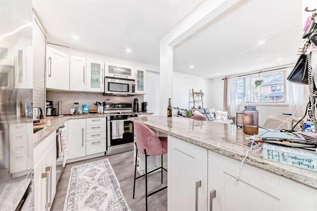 Picture for 103, 1817 16 Street SW