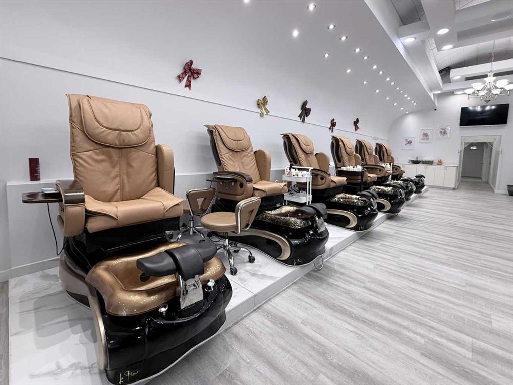 Picture for D245, 9737 Macleod Trail SW