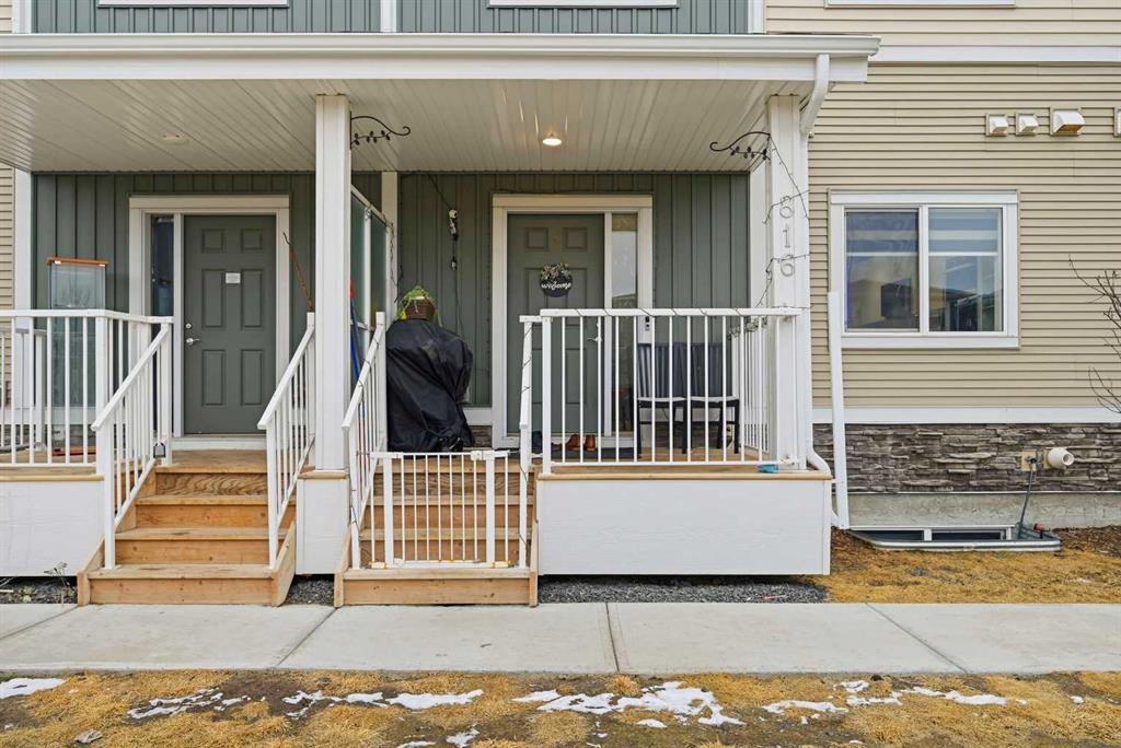 Picture for 816, 32 Red Embers Parade NE