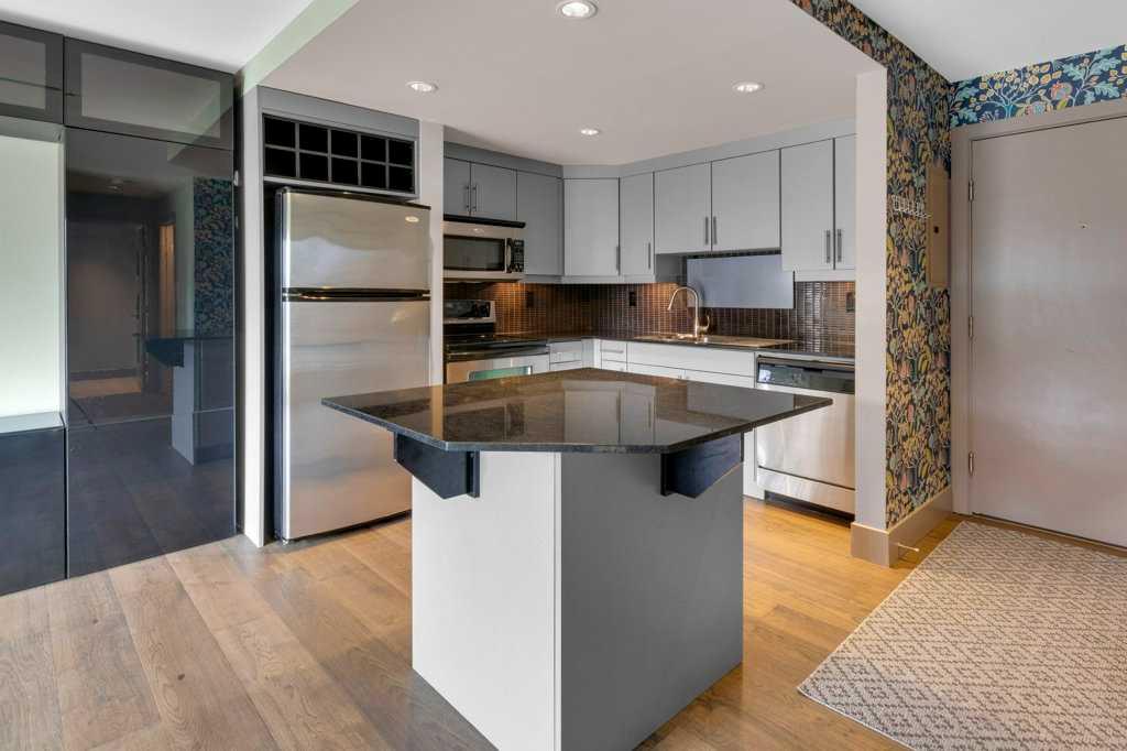 Picture for 201, 410 1 Avenue NE