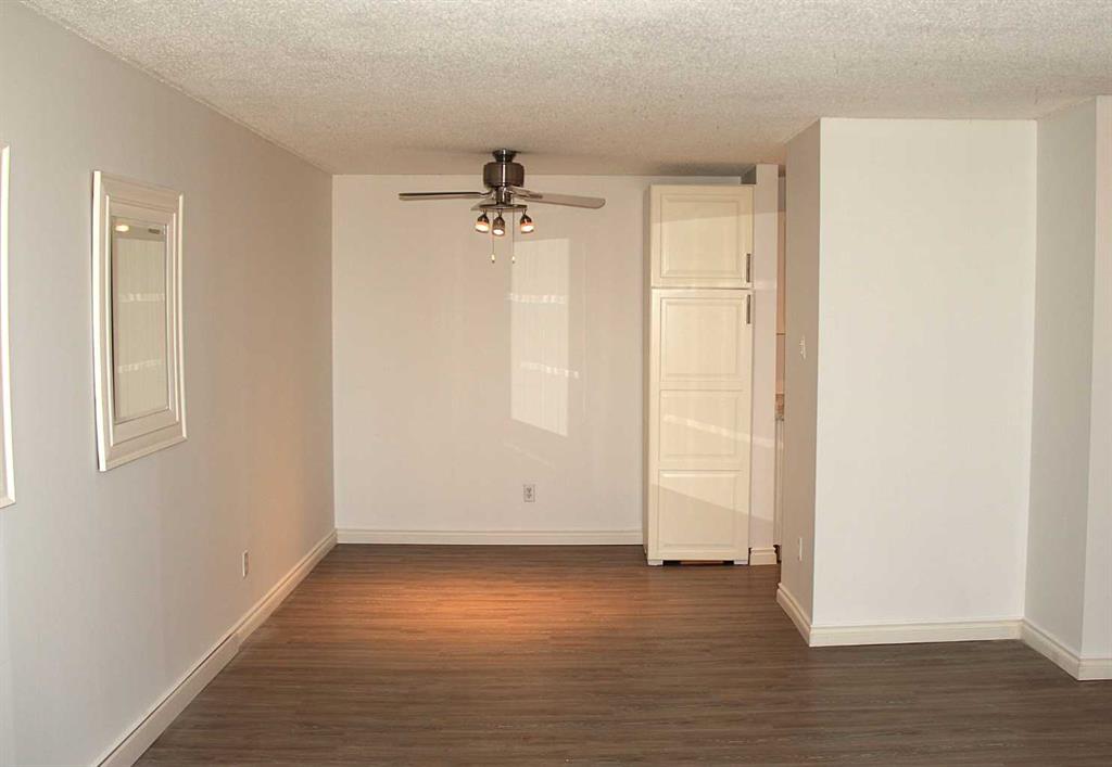 Picture for 223, 30 Mchugh Court NE