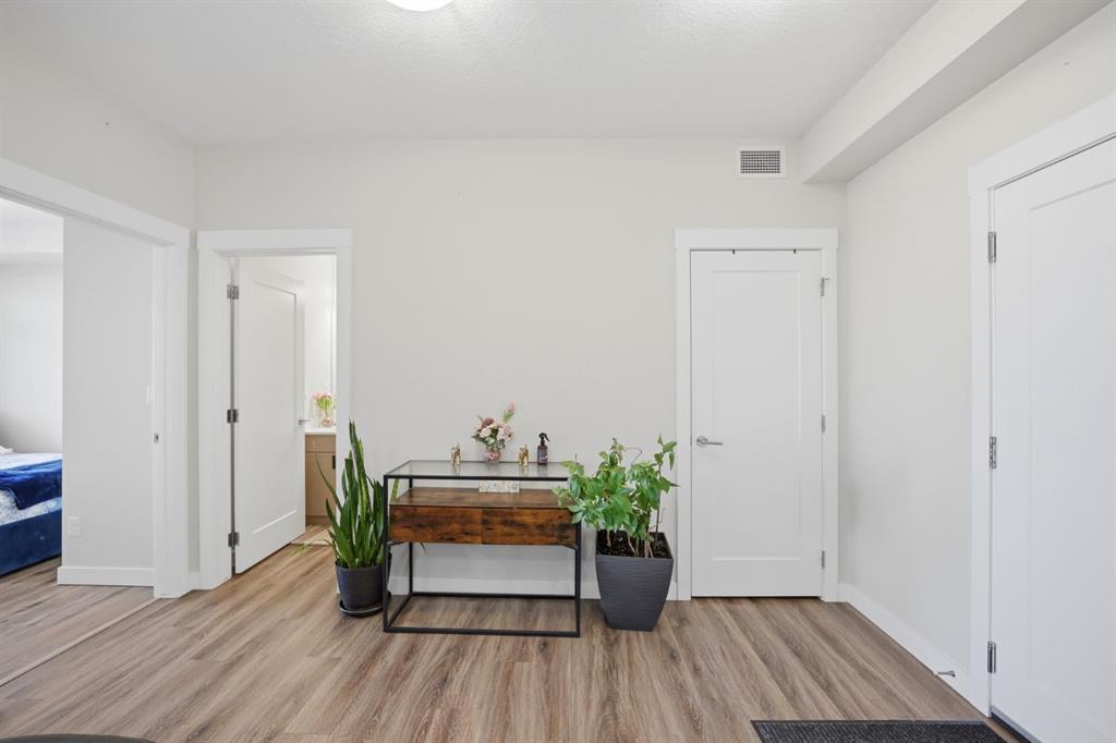 Picture for 213, 400 Auburn Meadows Common SE