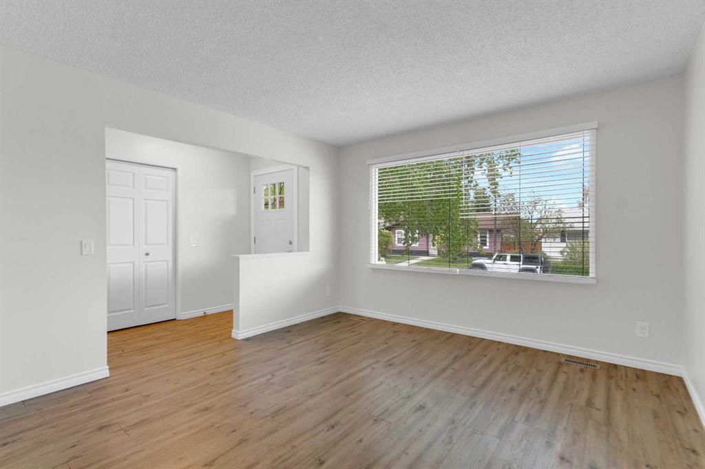 Picture for 452 Queen Alexandra Way SE