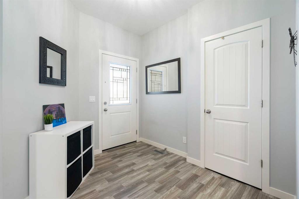 Picture for 642 Kingsmere Way SE
