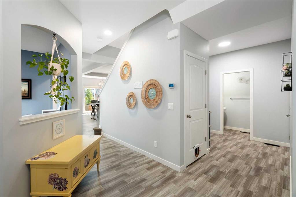 Picture for 642 Kingsmere Way SE