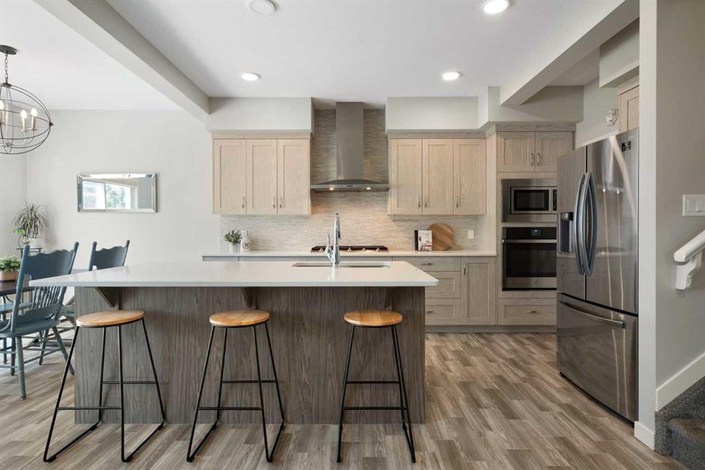 Picture for 642 Kingsmere Way SE