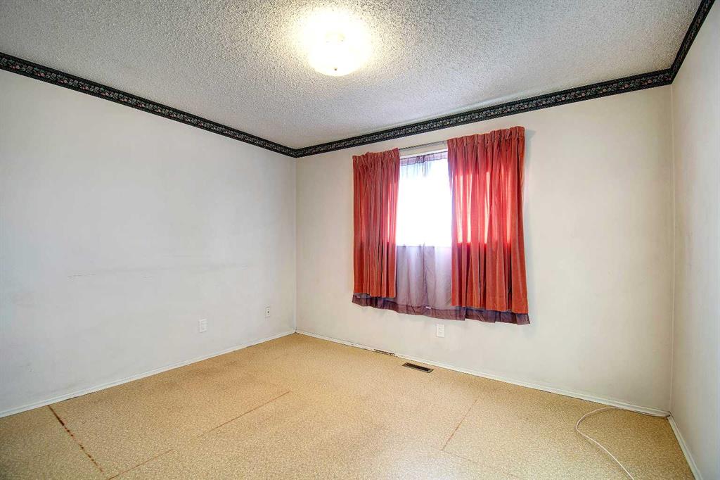 Picture for 4108 13 Avenue NE https://www.cirrealty.ca/reb/creb/84/A2266084_17.jpg